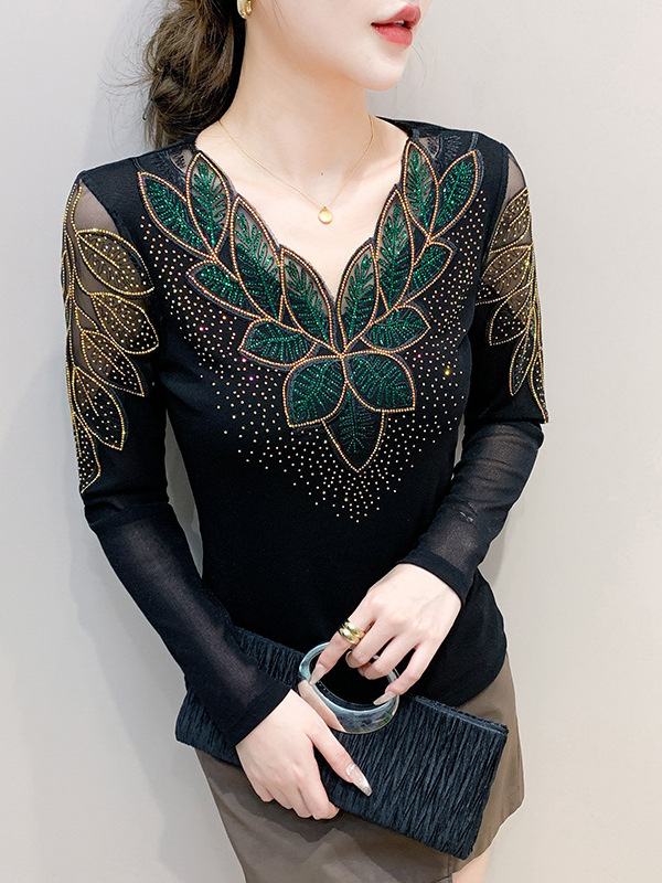 Madres de mediana edad primavera 2026 nuevo cuello en V camisa de manga larga encaje de malla de diamante camiseta delgada image 3