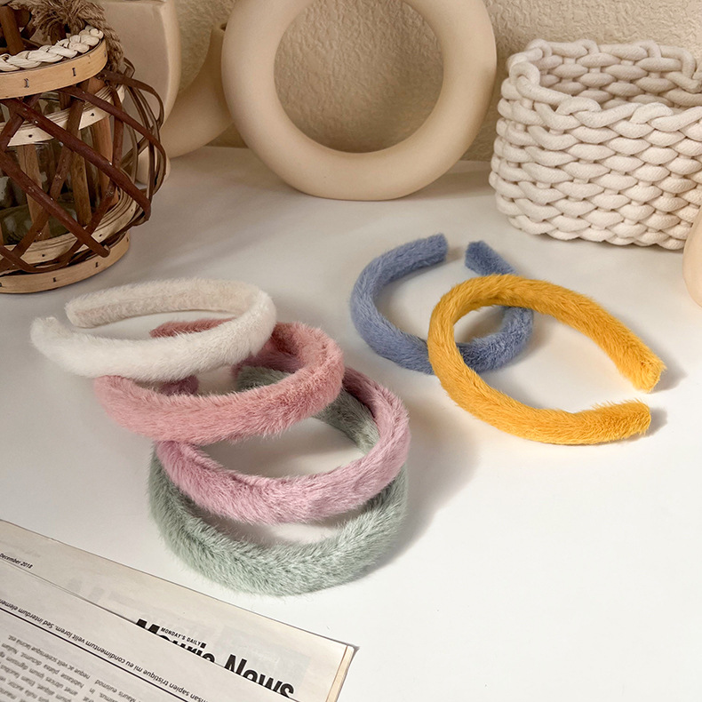 Autumn And Winter New Candy-colored Plush Headband display picture 2