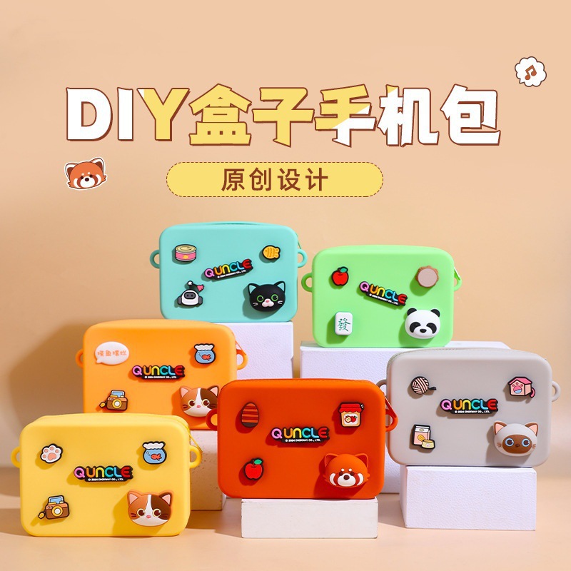 Bolsa tridimensional de silicona para teléfono móvil con dibujos de Panda Rojo, bandolera creativa de gran capacidad para gato Calico, máquina para muñecas Mini