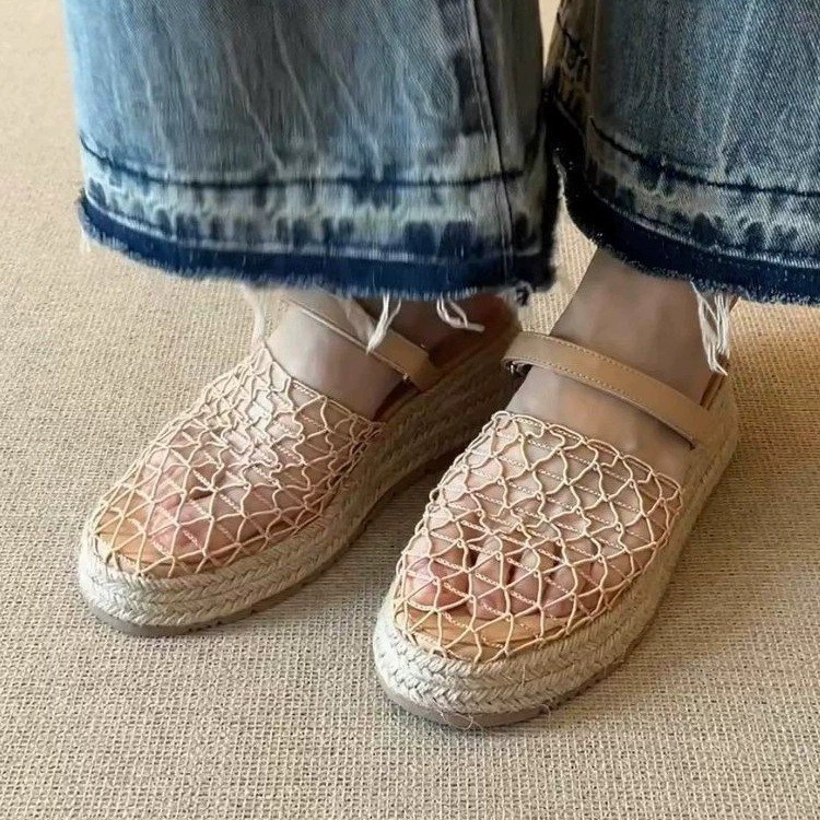 2025 новые летние сандалии с соломенной сеткой и открытым носком, повседневная и модная верхняя одежда, праздничные сандалии на танкетке на толстой подошве для женщин