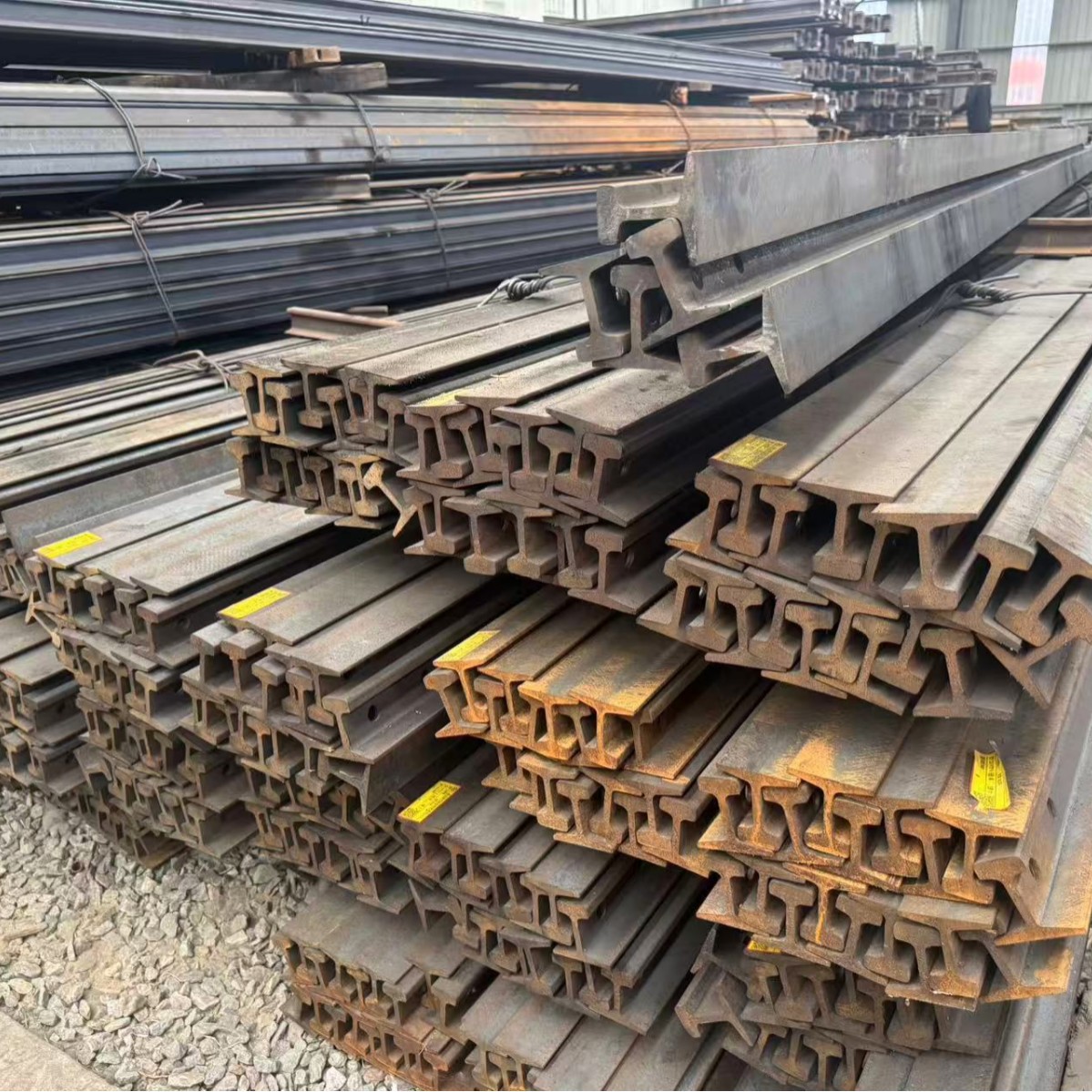 欧标BS75A钢轨 国标20Mnk钢轨 QU50Mn起重设备用钢轨BS100A及配件