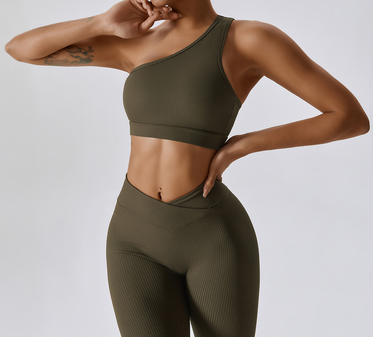 6 model display-BWX8056-2-olive green-1 (5).jpg