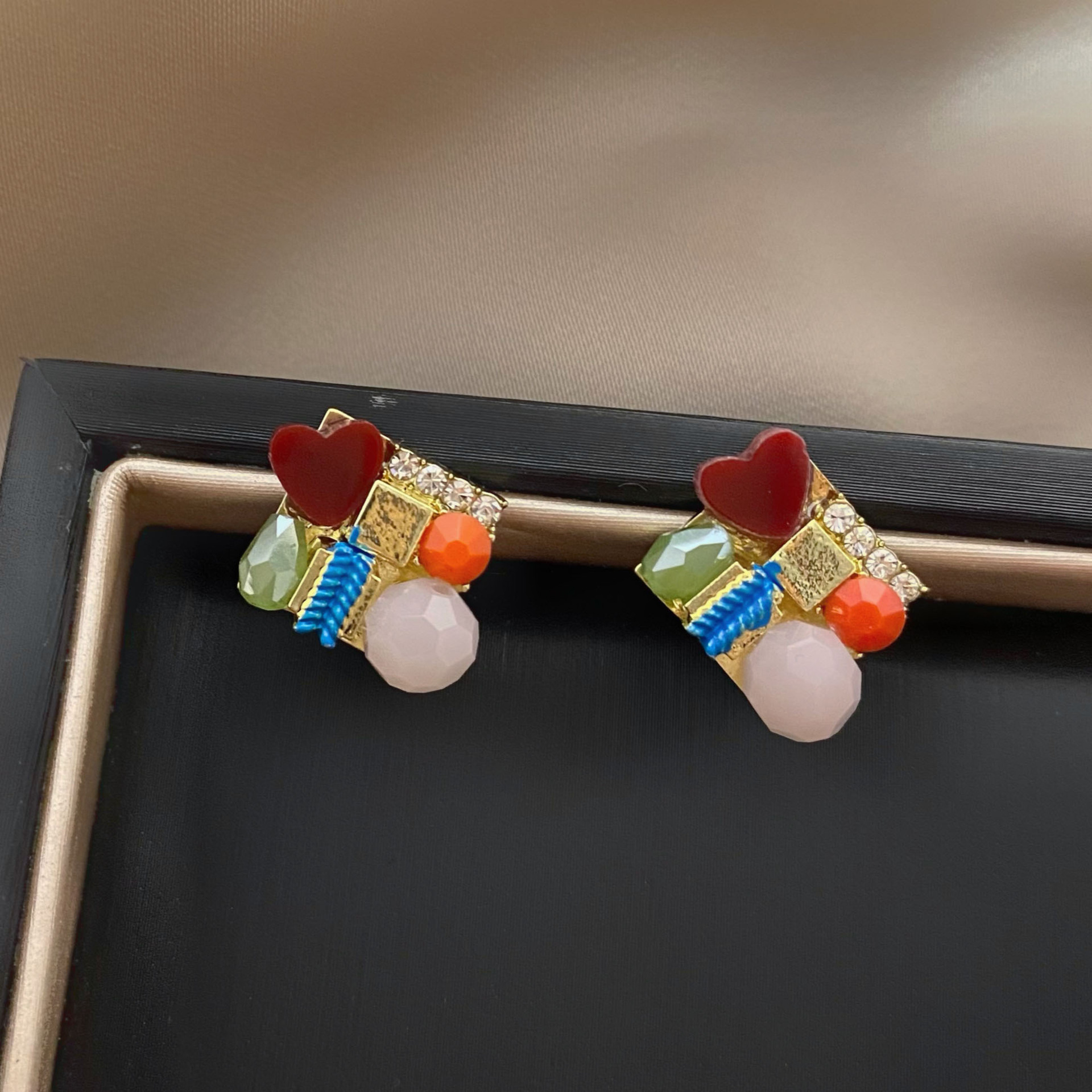 S925银针韩国网红同款耳环女复古气质百搭彩色珠子爱心小巧耳钉