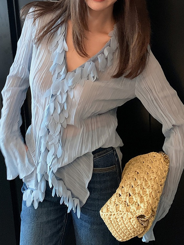 温柔法式花瓣v领蓝色女士衬衫2025年早秋新款高级设计感长袖上衣|undefined