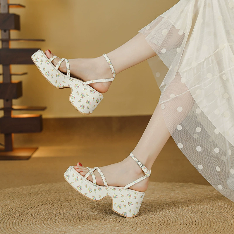 Сладкий и прохладный ветер с толстым дном на конном каблуке сандалии женский 7-см бисквит водонепроницаемый стол