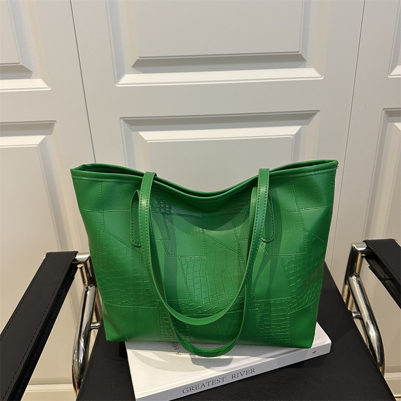 Bolsos de moda retro tote bolsos de mujer 2025 nuevo bolso de hombro de viaje de todo fósforo bolso de compras de gran capacidad