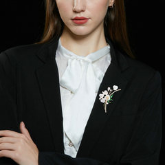 Retro Chinese style cheongsam Hanfu accessories shell flower cardigan fixed clothes silk scarf button natural mother-of-pearl flower brooch