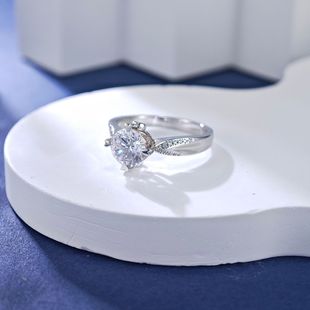 A generation of Korean fashion love claw with high carbon stone diamond ring women's simple fashion Valentine's Day gift