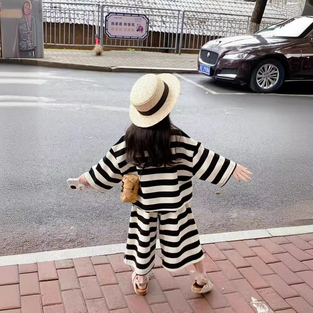 Korean version of children's clothing for girls in spring autumn, with double-sided pearl stripes wide legs. Versatile_voghion.com