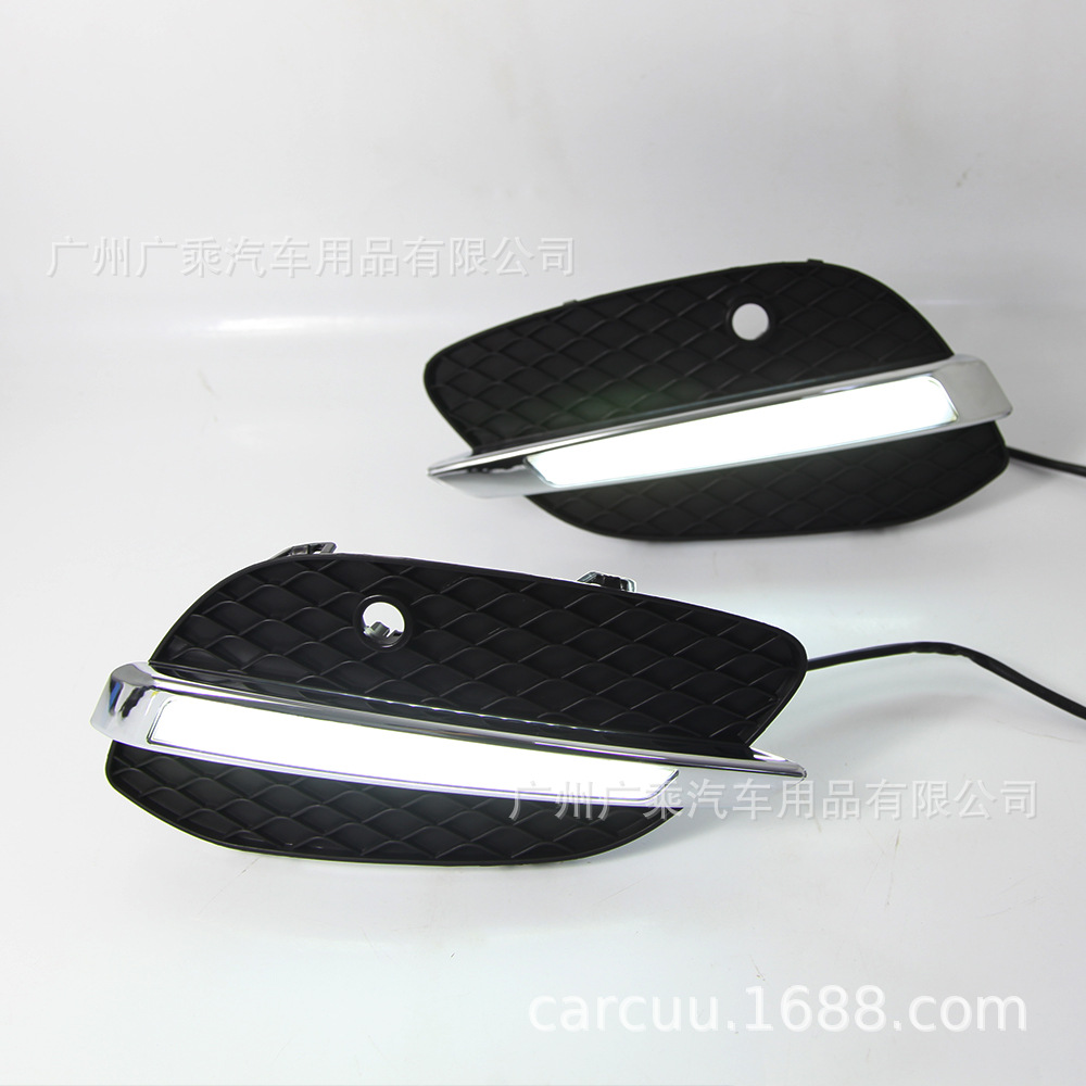 Adecuado para 15-16 Mercedes-Benz GLC luz diurna x205 Luz de marcha diurna de dirección de dos colores