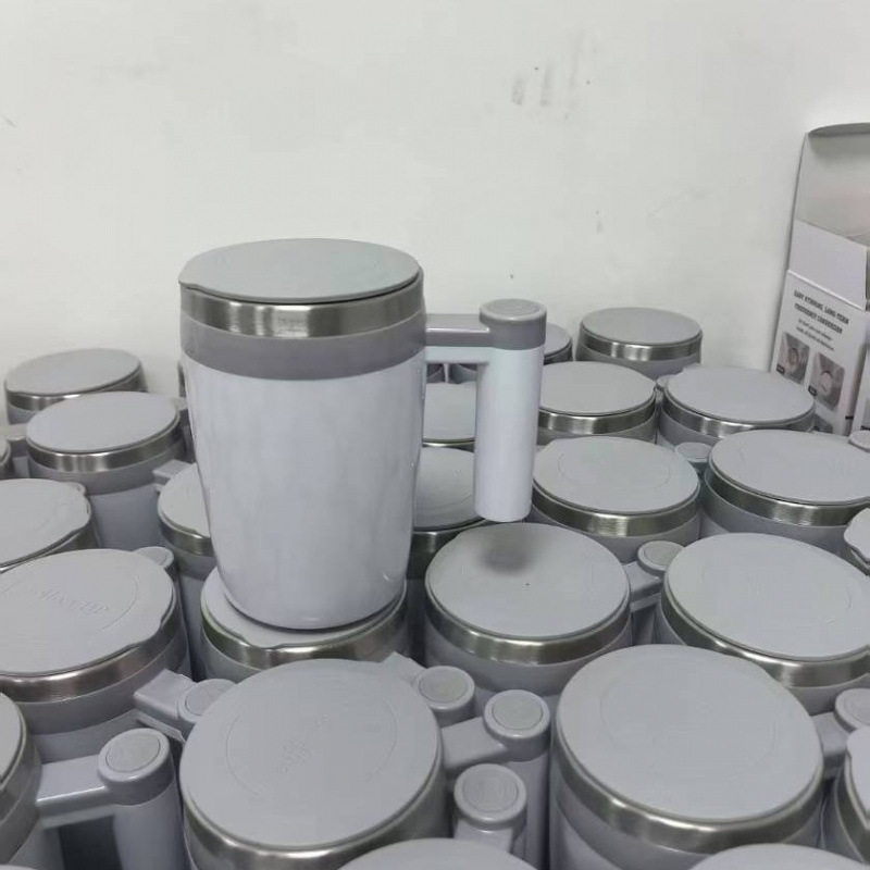 Multifuncional automático de acero inoxidable recargable taza de café perezosa de oficina de fabricación de taza rotatoria magnética