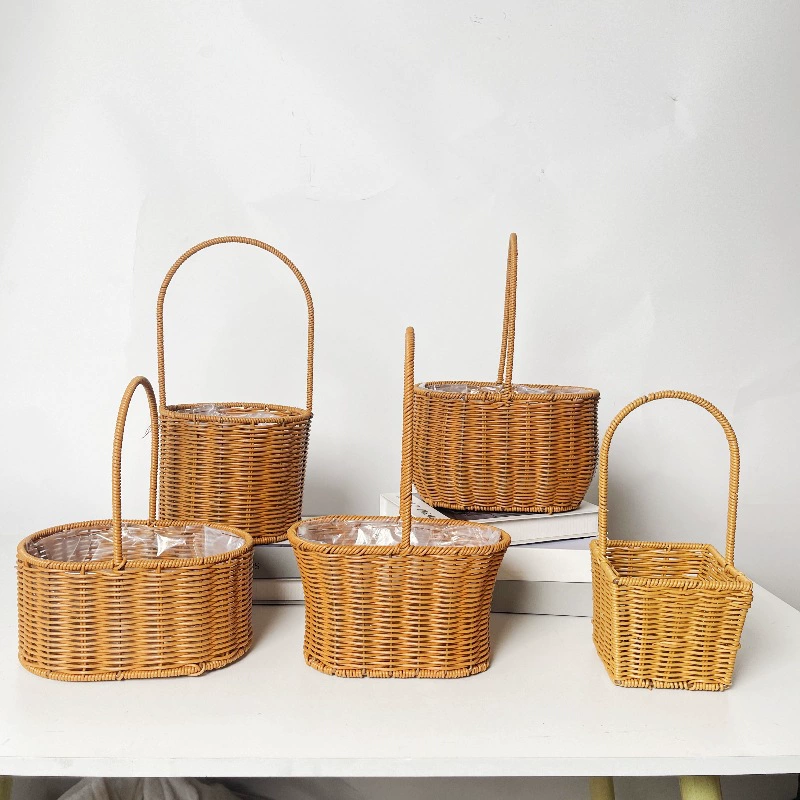 Basket, woven handheld straw storage system