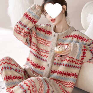 ɺ���q�Ҿӷ��͹ŕr�и�ů�q��ůŮ���⴩�����W�����m�q�ﶬ˯��