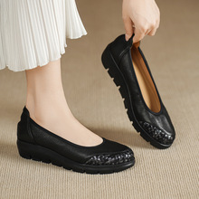 韩版柔软轻便真皮女鞋松糕低圆头一脚蹬浅口乐福鞋小众轻奢豆豆鞋