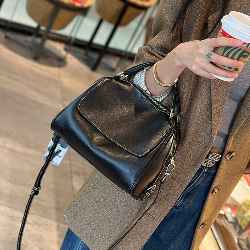 Genuine Leather Retro Women's Bag Spring/Summer 2026 New Casual Versatile Crossbody Bag High-End Large Capacity Shoulder Pillow Bag - Thumbnail 3