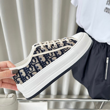 ����D��Walk'n�̽���׷���ЬŮ�ϻ���ĸ���߰�Ьϵ���͎����e�\