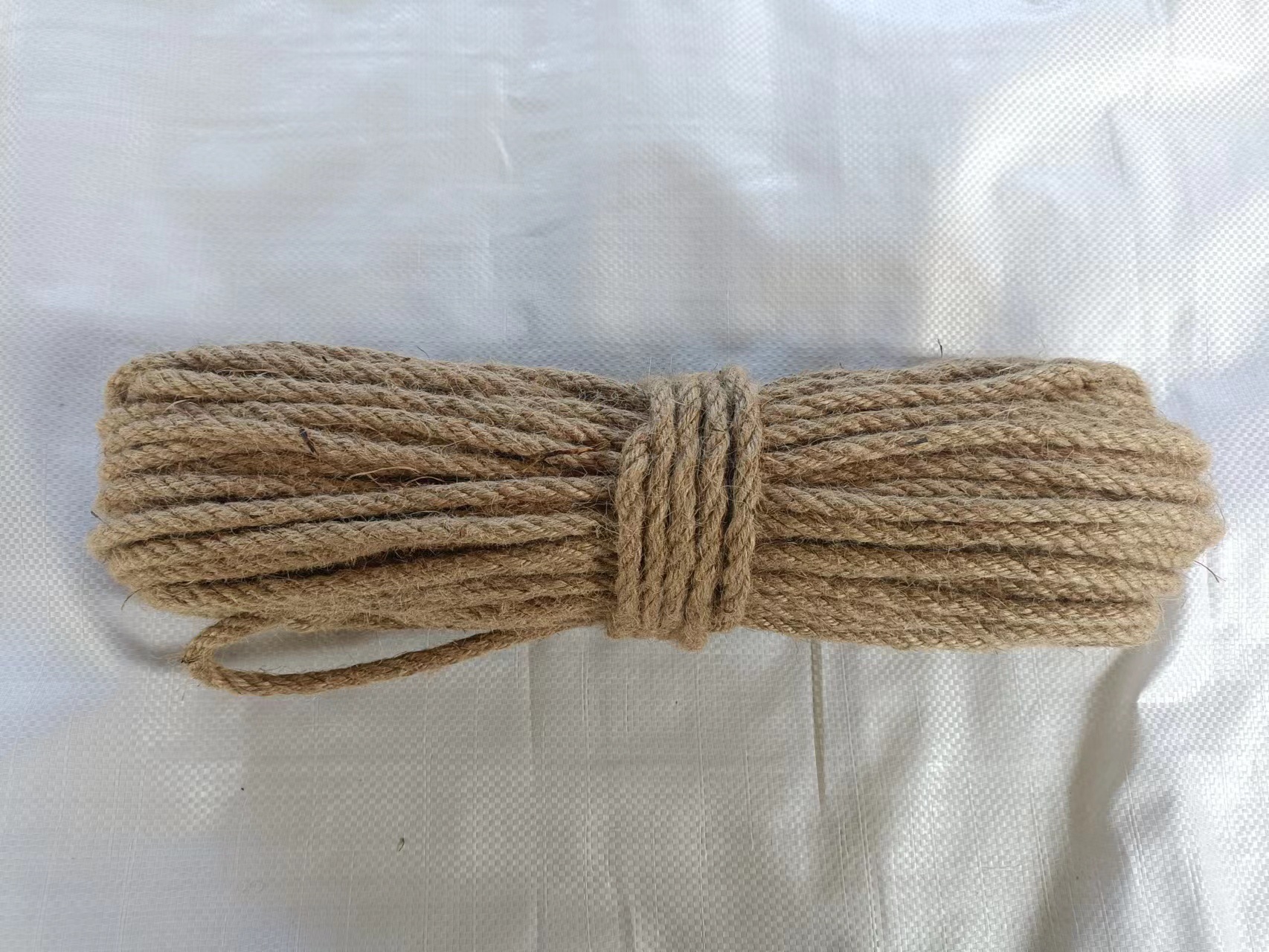 Cuerdas de yute gruesas al por mayor cuerdas de escalada para gatos decorativas trenzadas de escalada de jardinería cuerdas de lino finas atadas de material natural