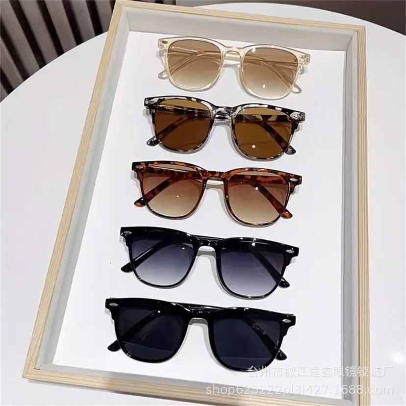 爆款方框墨镜显瘦高级感米钉系列防紫外线男女太阳镜时尚百搭眼镜