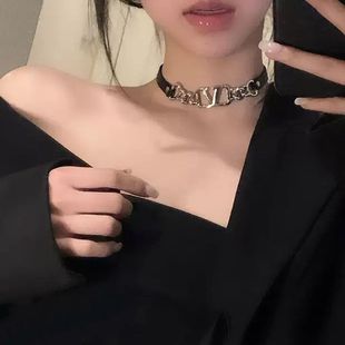Punk black leather necklace women's hip hop fashion 2023 niche design all-match necklace collar