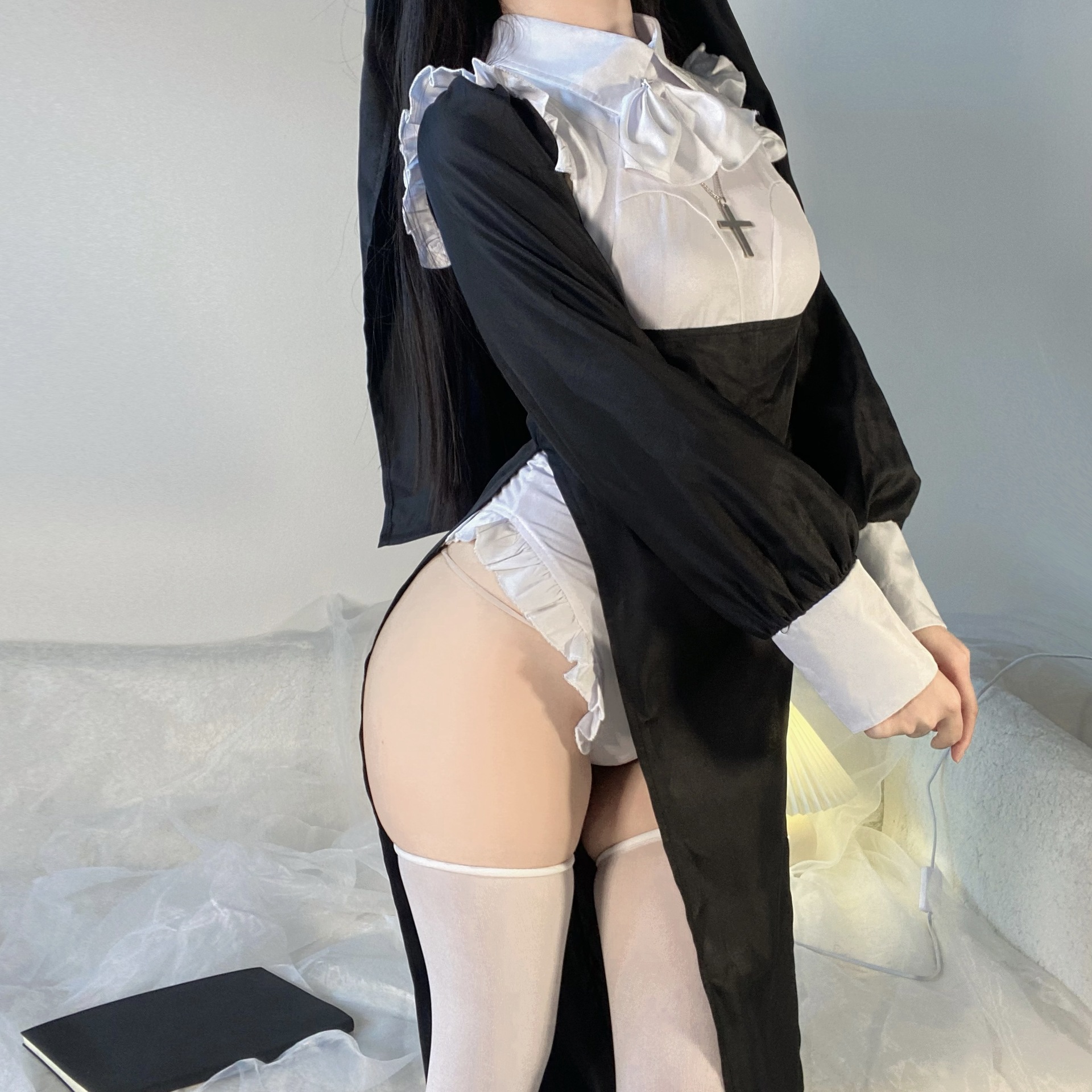 Cosplay Nun Costume Sexy Cross-Dressing Nurse Costume Halloween Vampire Death Maid Plus Size Tight Robe