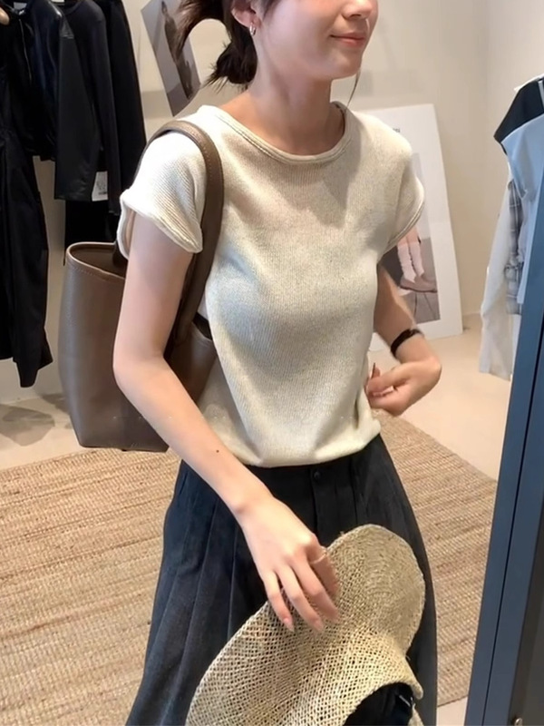 韓国シックなグレーニットアイスシルク右肩半袖Tシャツ女性用夏小短いユニークで美しいトップ|undefined