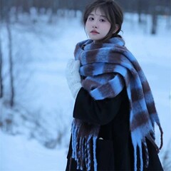新商品のマフラーは格子の美ラードを集めて、秋冬の高級感があります。