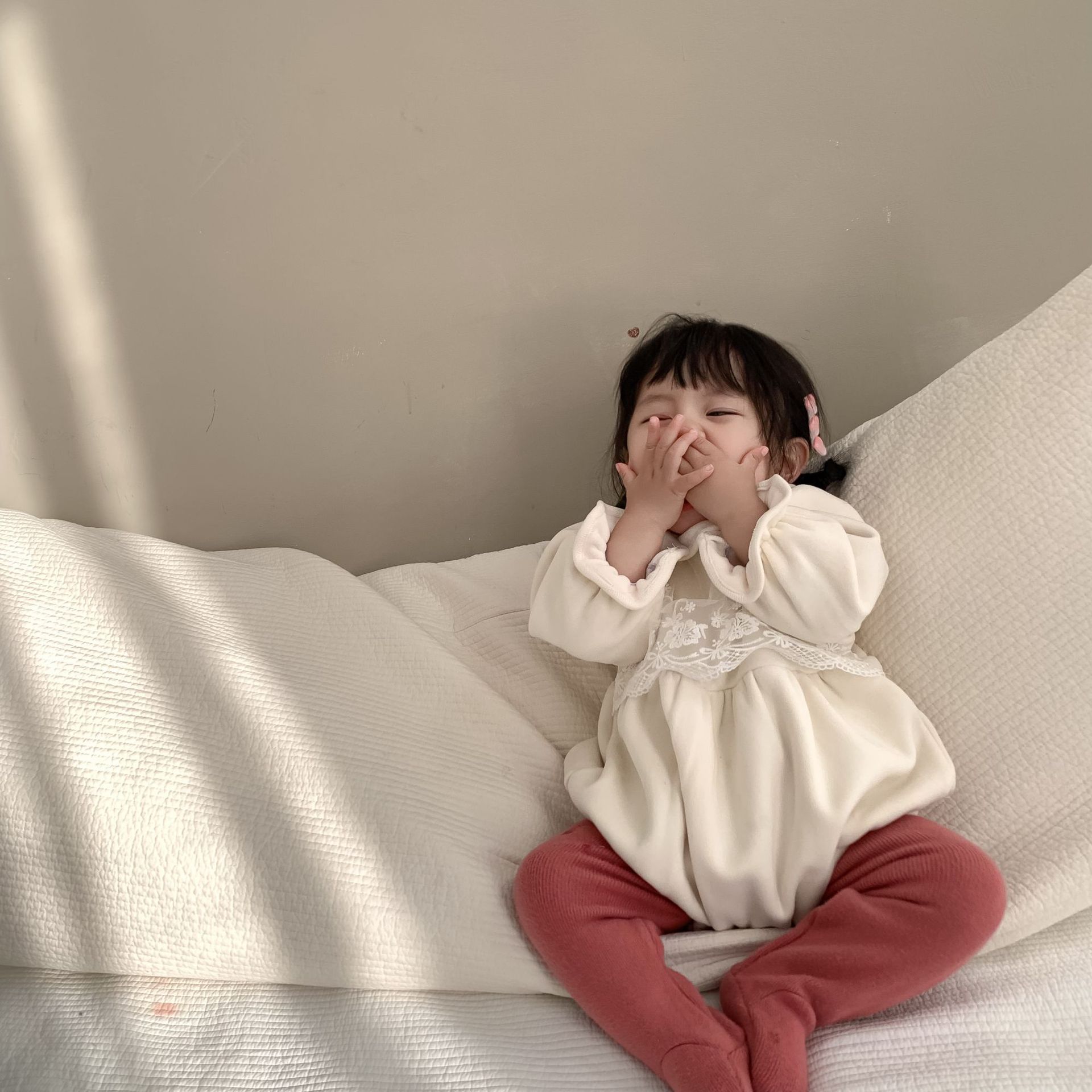 Bebés de otoño y invierno gruesos ropa de vestir para niños coreanos 2024 baby overcoat niñas encaje y camisa de peluche