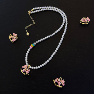 New Dopamine Pink Trojan Pendant Necklace, Sweet and Cute Women's Summer Versatile Natural Freshwater Pearl Necklace Trend