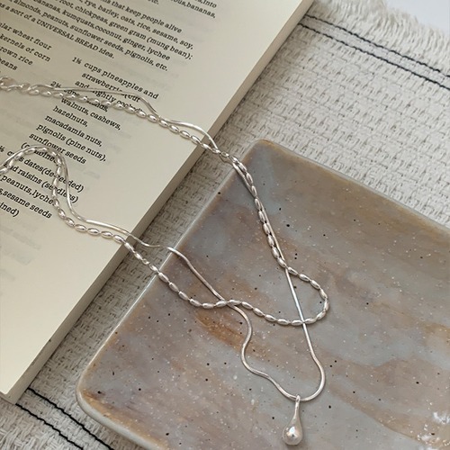 Minimalist Cold Aura Water Drop Pendant Necklace for Women, Fashionable and Personalized, Versatile and Elegant, S925 Silver Double Layer Clavicle Chain Collar Necklace