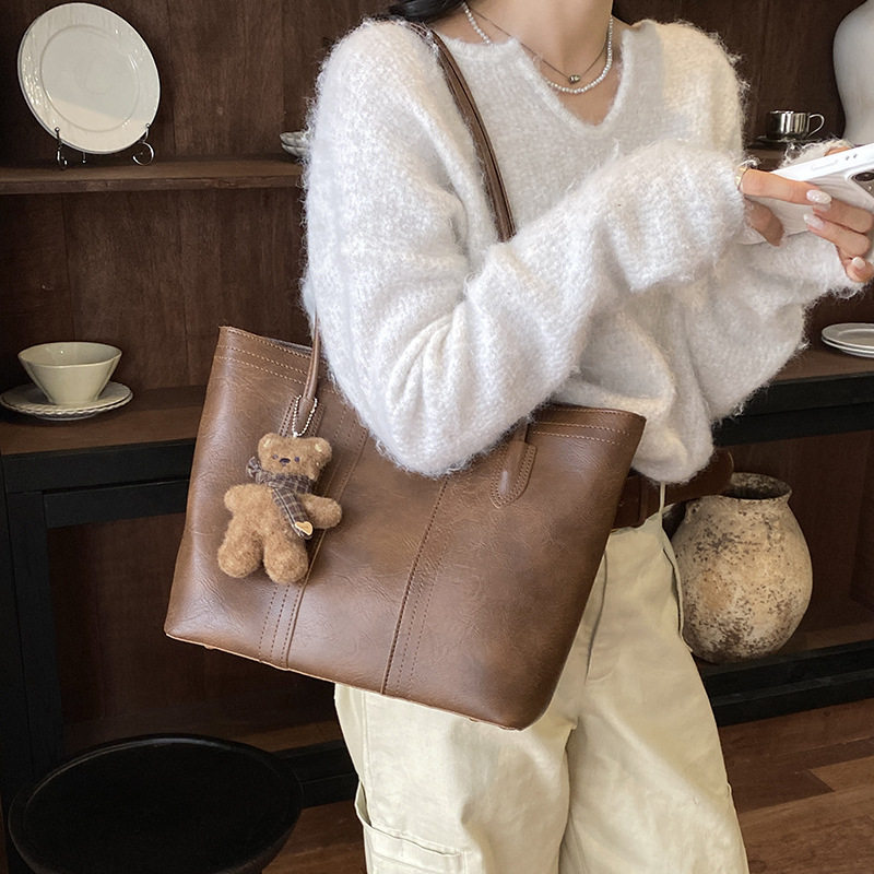 Túi tote nữ quai đeo vai và cầm tay cỡ lớn phong cách tối giản, chất liệu PU mềm — Gạo trắng không có mặt dây chuyền, Màu cà phê Không có mặt dây chuyền, Màu nâu không có mặt dây chuyền, Rượu vang đỏ không có mặt dây chuyền chi tiết 30