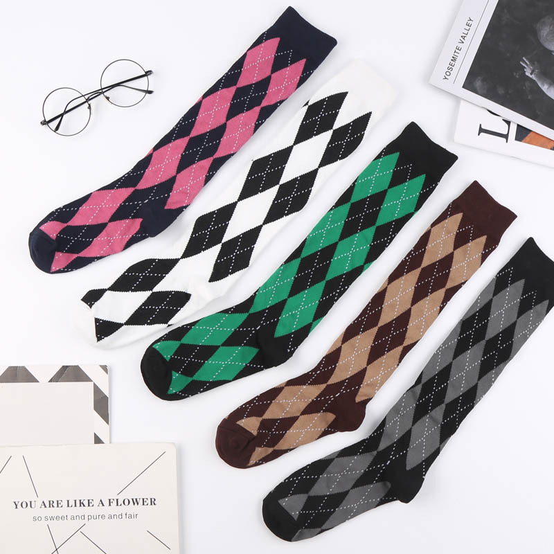 2025d Women's Fashion Street Style Letter Plaid Jacquard Knee-High Diamond Calf Socks_voghion.com