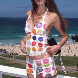 挂脖V领多巴胺彩色平角分体泳衣女夏三件套性感辣妹度假海边网红