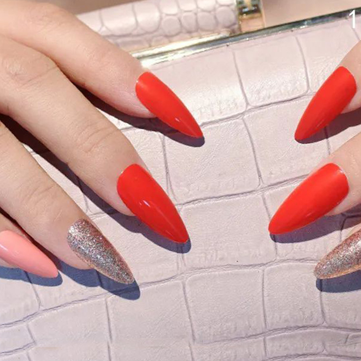 Uña de almendra desmontable negra borde francés minimalista moda manicura falsa parche de uñas al por mayor