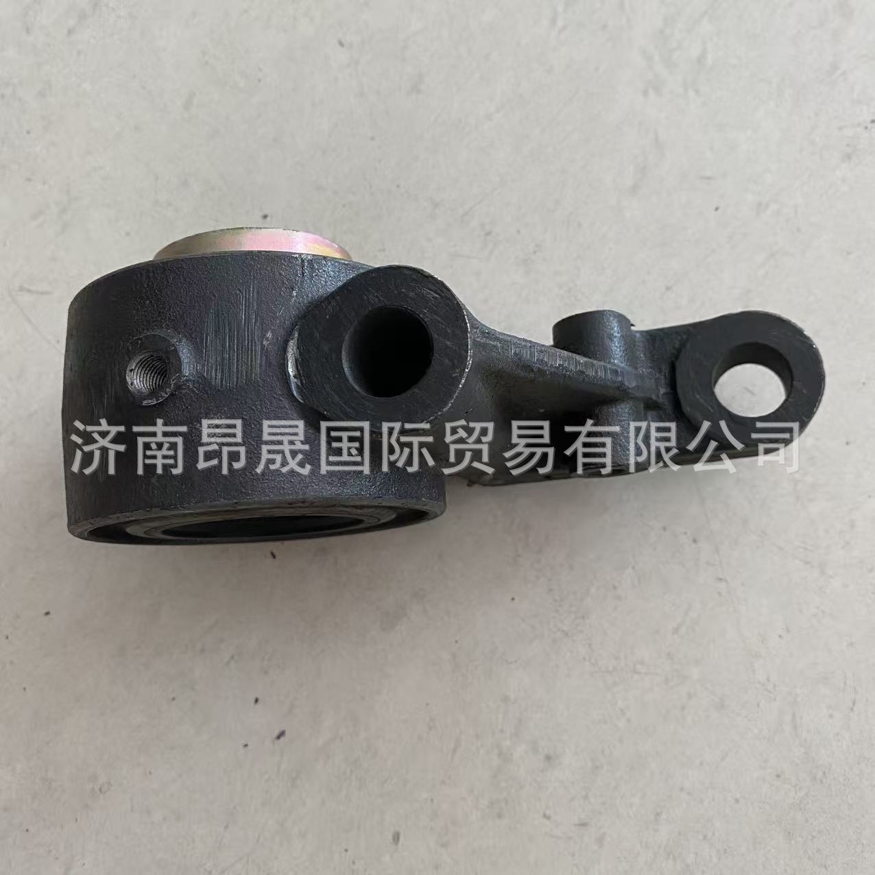 Sinotruk HOWO T7H T5G Sitrak C7H C9H Right Camshaft Bracket 712W50310-0136