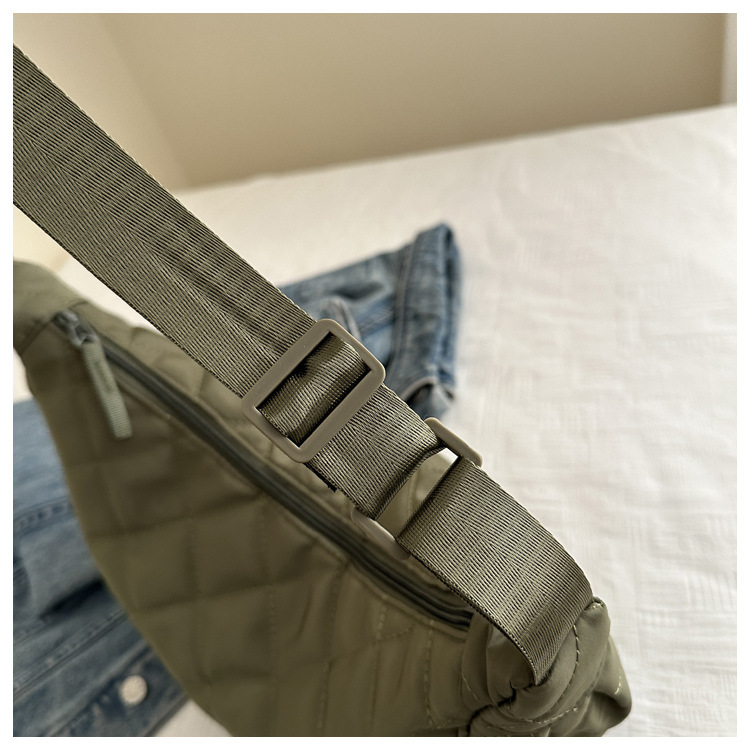 "Stylish large-capacity dumpling bag 2025 New trendy and fashionable niche single-shoulder bag, versatile and simple crossbody bag wholesale. undefined