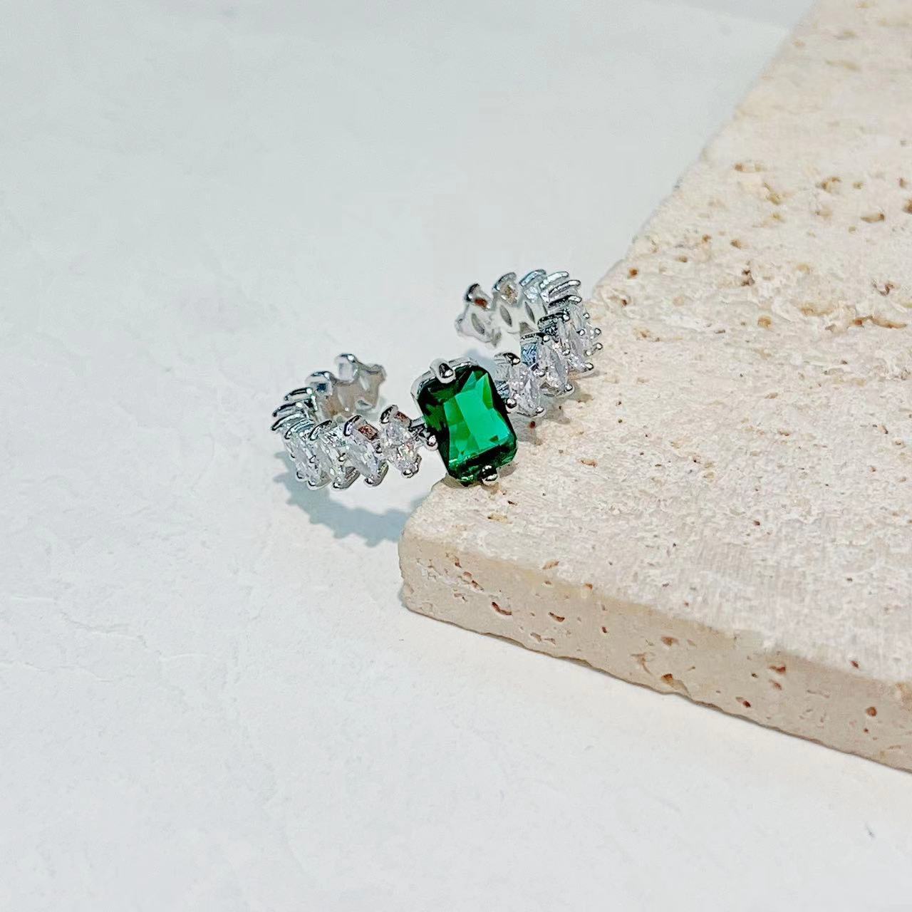 6e5acd44df36c9cace1d122acf9a7a