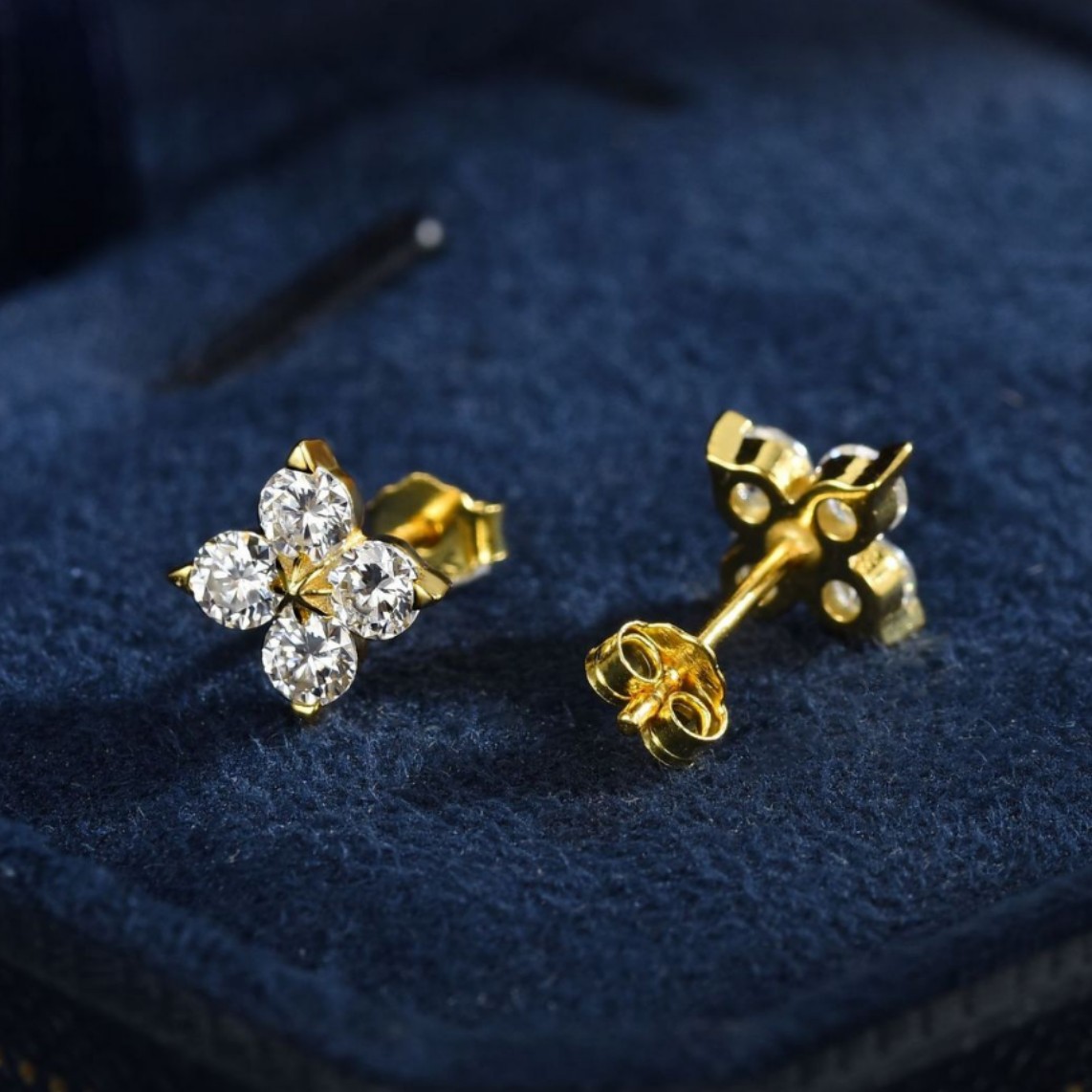 Moissanite S925 Sterling Silver Earrings for Women, a Pair of Light Luxury Four-Leaf Clover Earrings, Live Broadcast Cross-Border Factory Wholesale and Dropshipping