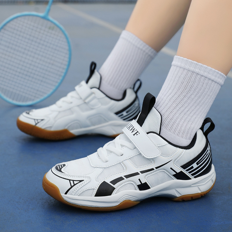 子供用スポーツシューズ、中型および大型の男の子と女の子向けの新しい通気性のあるメッシュ軽量トレーニングシューズ、卓球、テニス、バドミントンシューズ|undefined