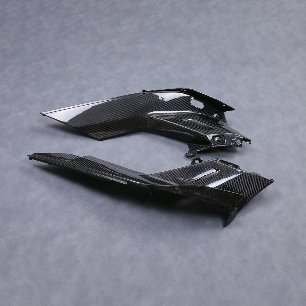 Suitable for CFMOTO spring wind 800NK rhinoceros + motorcycle modified carbon fiber shell parts car body front decorative plate