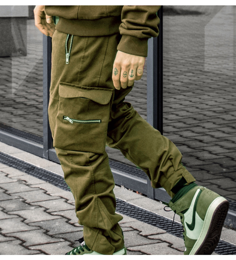 Simple men's trousers detail page-11