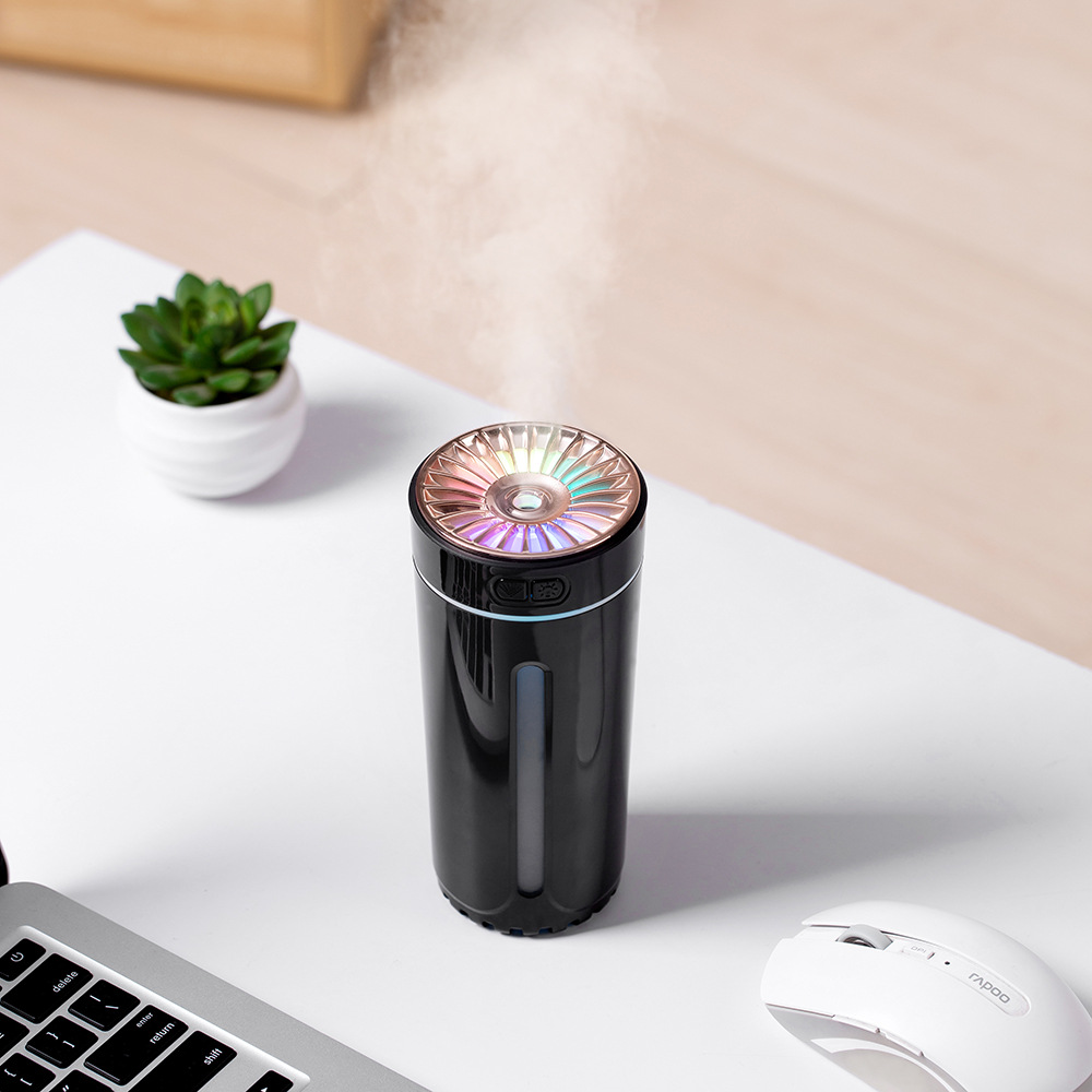 Humidificador de taza fantasma Purificador de aire para automóvil pequeño Luz de ambiente de fragancia para automóvil Spray grande Máquina de aromaterapia para automóvil