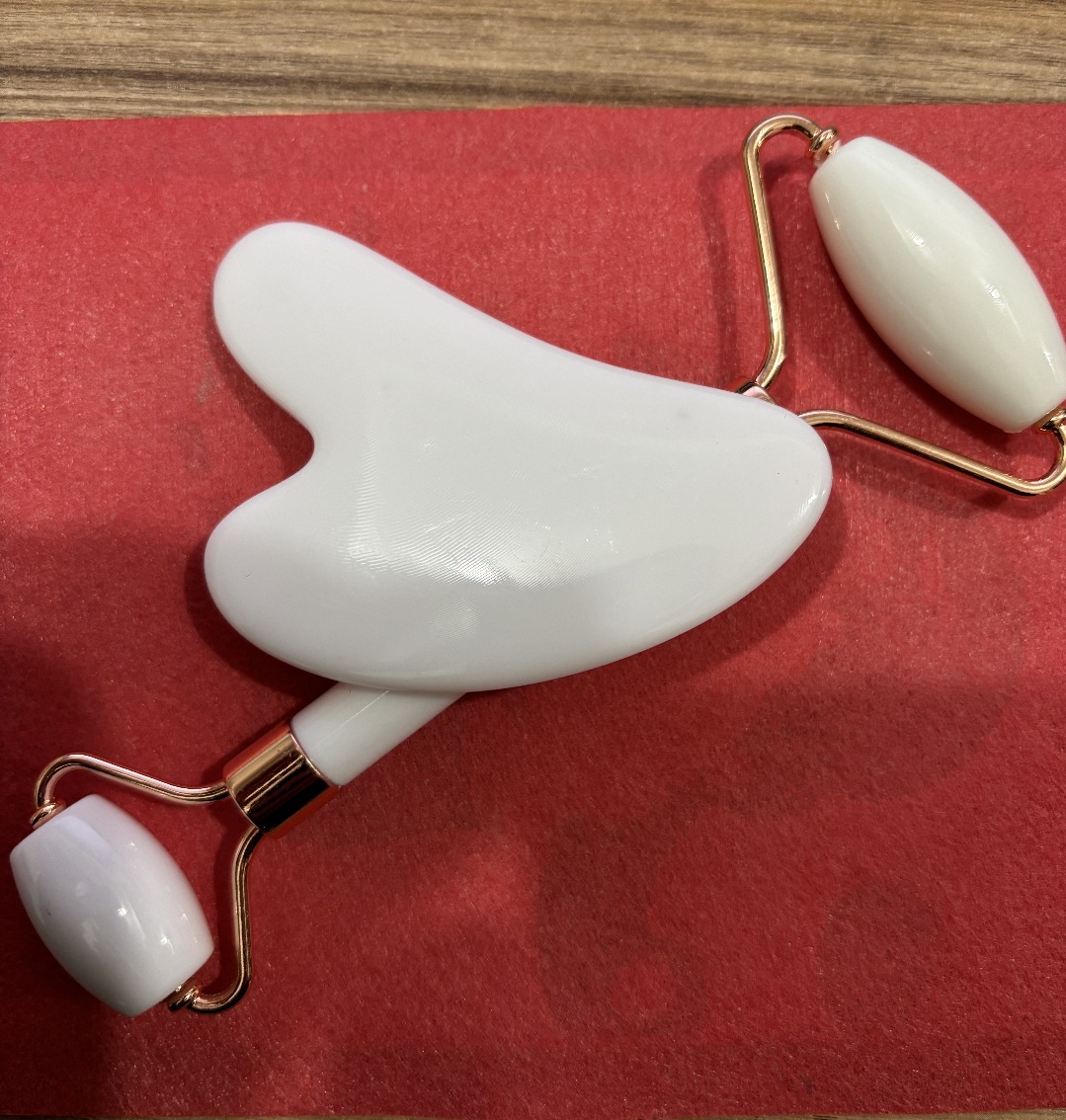 masajeador de rodillos de cristal de polvo en forma de corazón, masajeador de rodillos de doble cabeza, placa de belleza facial de cristal rosa