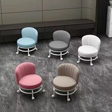移动静音万向轮小凳子四轮懒人矮凳旋转靠背加厚带娃直发跨境厂家