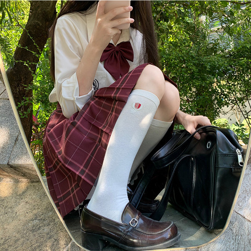 Japanese school supply sense JK socks women's gold and silver embroidered badge half-leg socks mid-calf uniform socks black and white calf socks