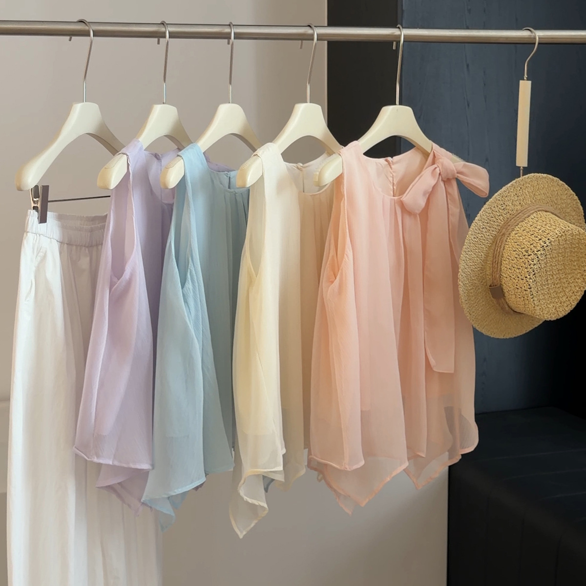 Women's Sleeveless Chiffon Blouse Bow And Ribbon Detail round Neck Pullover Top Summer Style Gentle Sweet Youthful Slimming_ecoleips.com