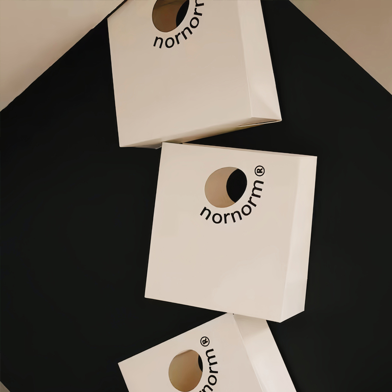 Bolsas de papel perforadas sin mango, bolsas de mano personalizadas para hacer logotipo, bolsas de regalo, empaque de compras de ropa de papel engrosado