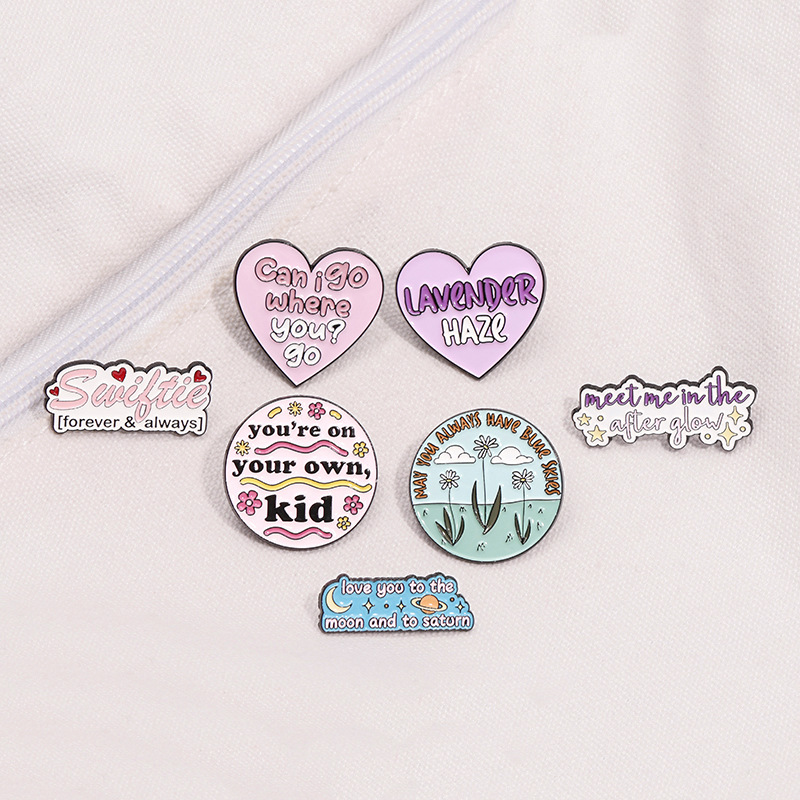 Simple Style Classic Style Pin Letter Alloy Stoving Varnish Unisex Brooches display picture 4