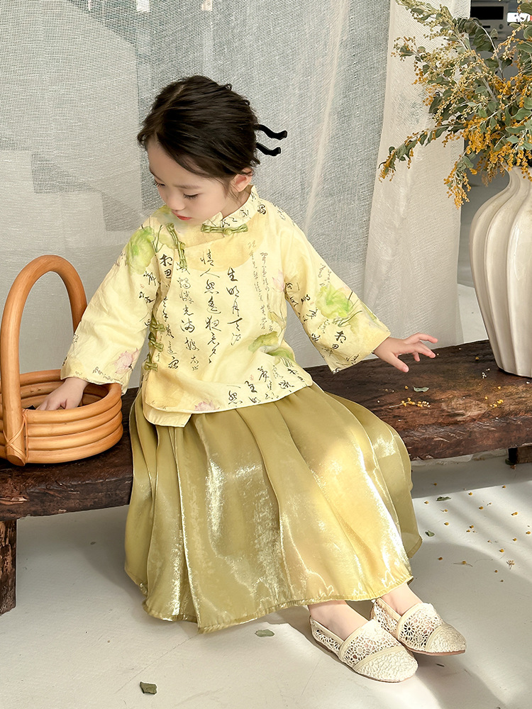 ¡Oferta especial de ropa de primavera para niñas 2025! Gran descuento, renovado con un botón] ropa de actuación de primavera y otoño para niños image 1