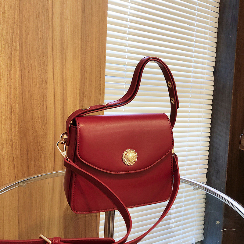 2023 Niche Design New Women's Bag High-end Pure Color Handbag All-match Small square bag ladies shoulder Messenger bag_voghion.com