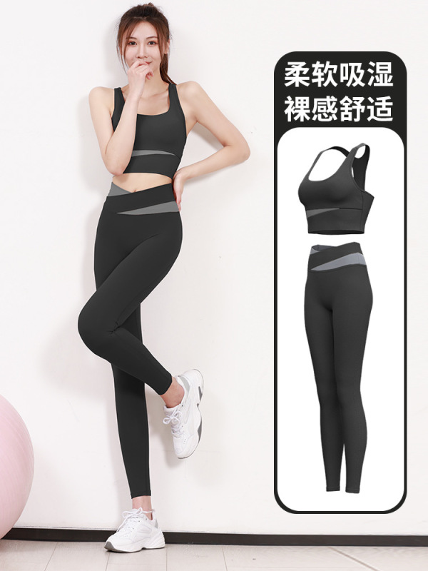 聚衣堂は色にぶつかる女性の防振フィットネススーツをつなぎ合わせてランニングします。|undefined